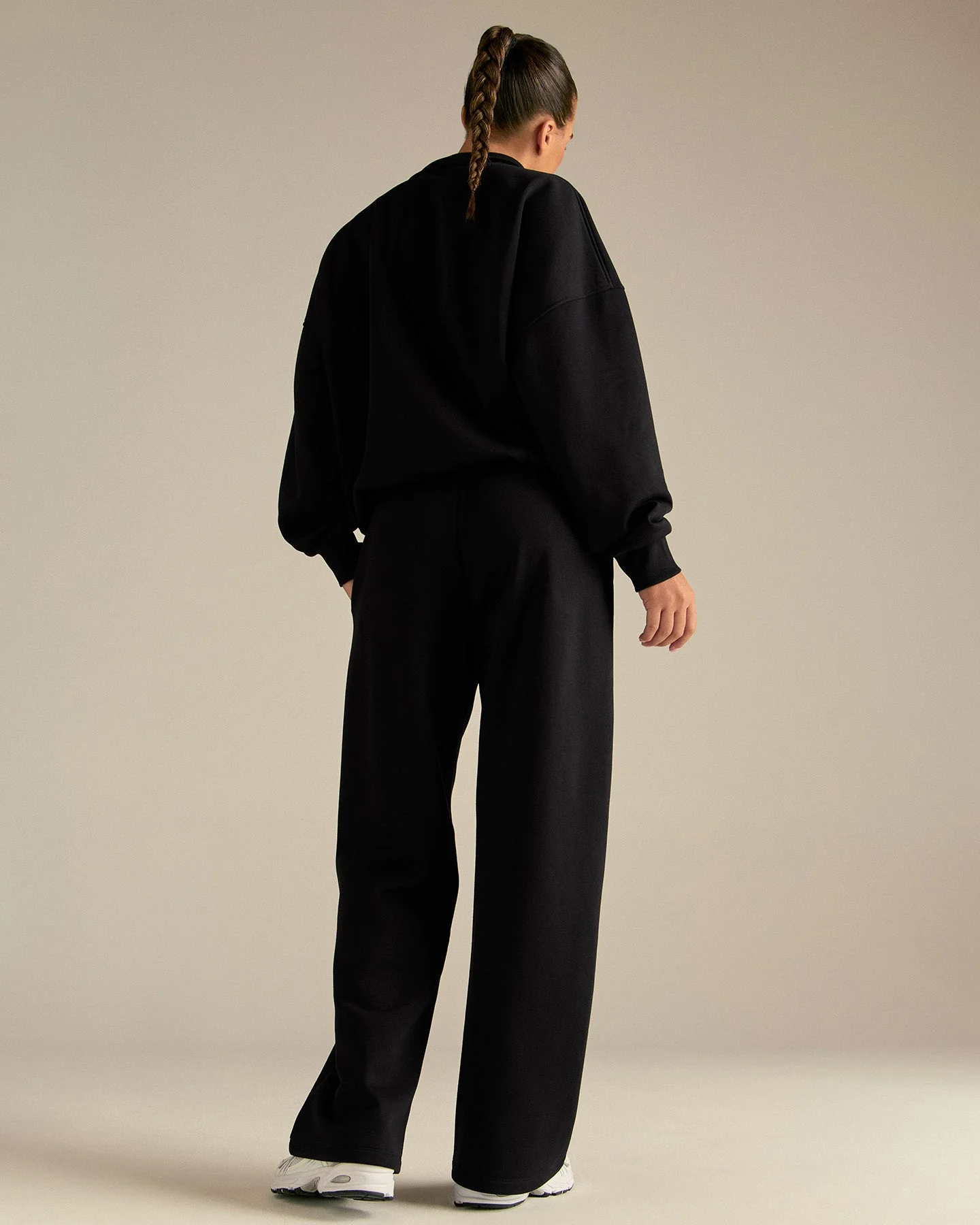 Comfort Outdoor 1/4 Zip Graphic Sweat | Black - Image 7