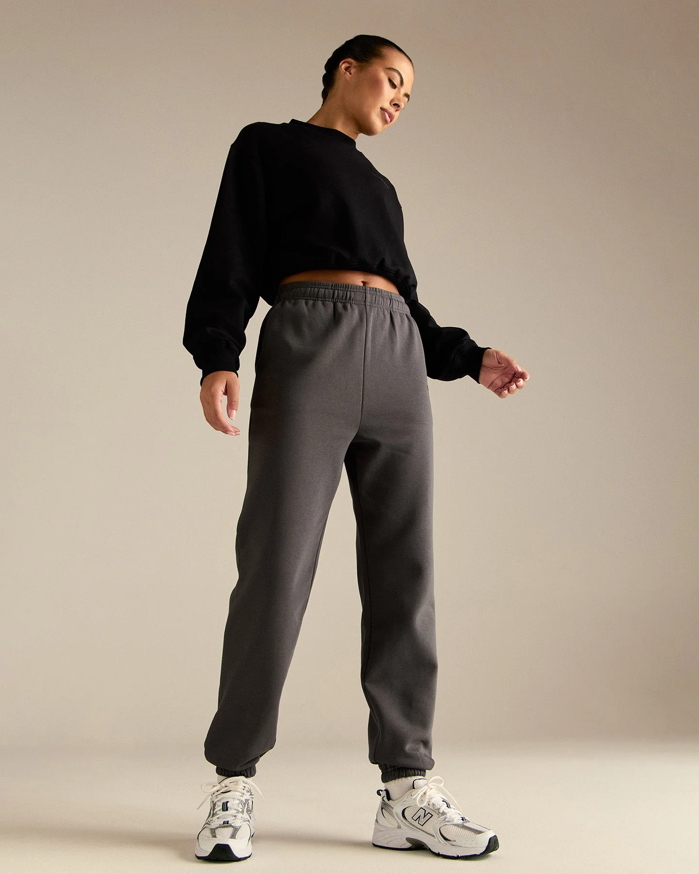 Comfort Outdoor Cropped Crew Neck | Black - Image 8