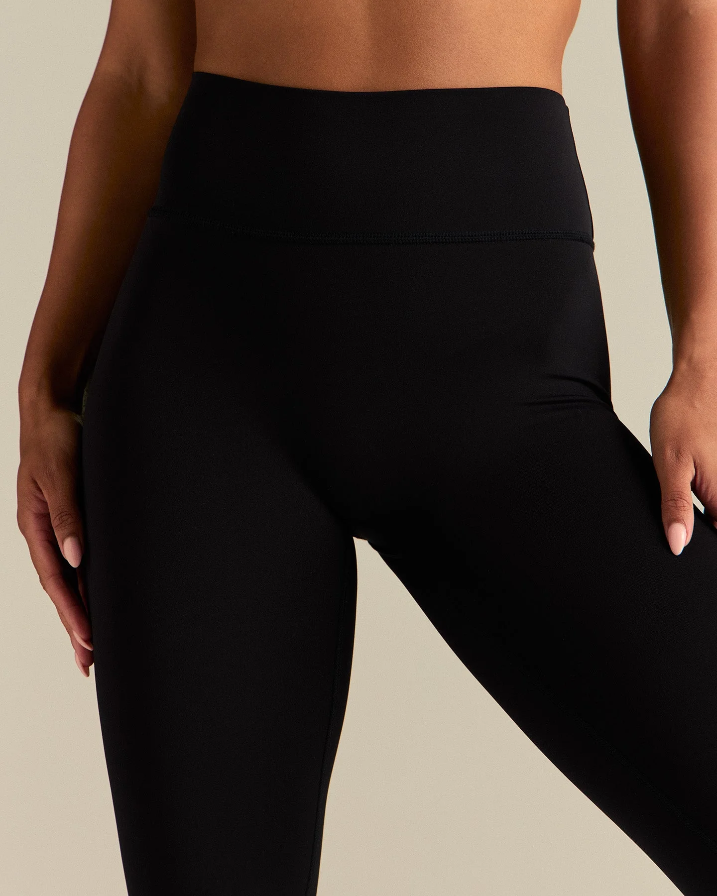 Essential High Waist Capri Leggings | Black - Image 6