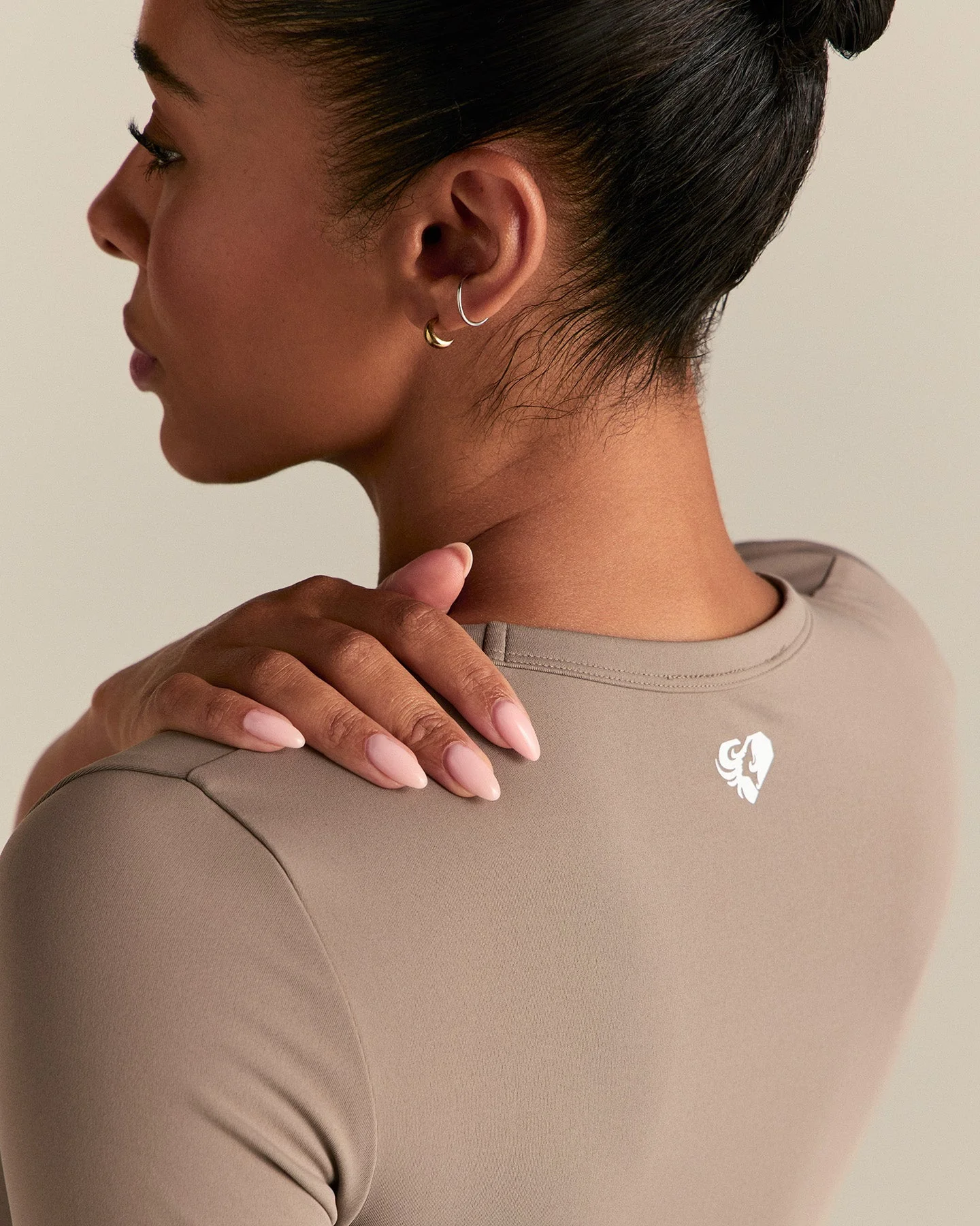 Essential Cropped Short Sleeve Tee | Taupe Grey - Image 2