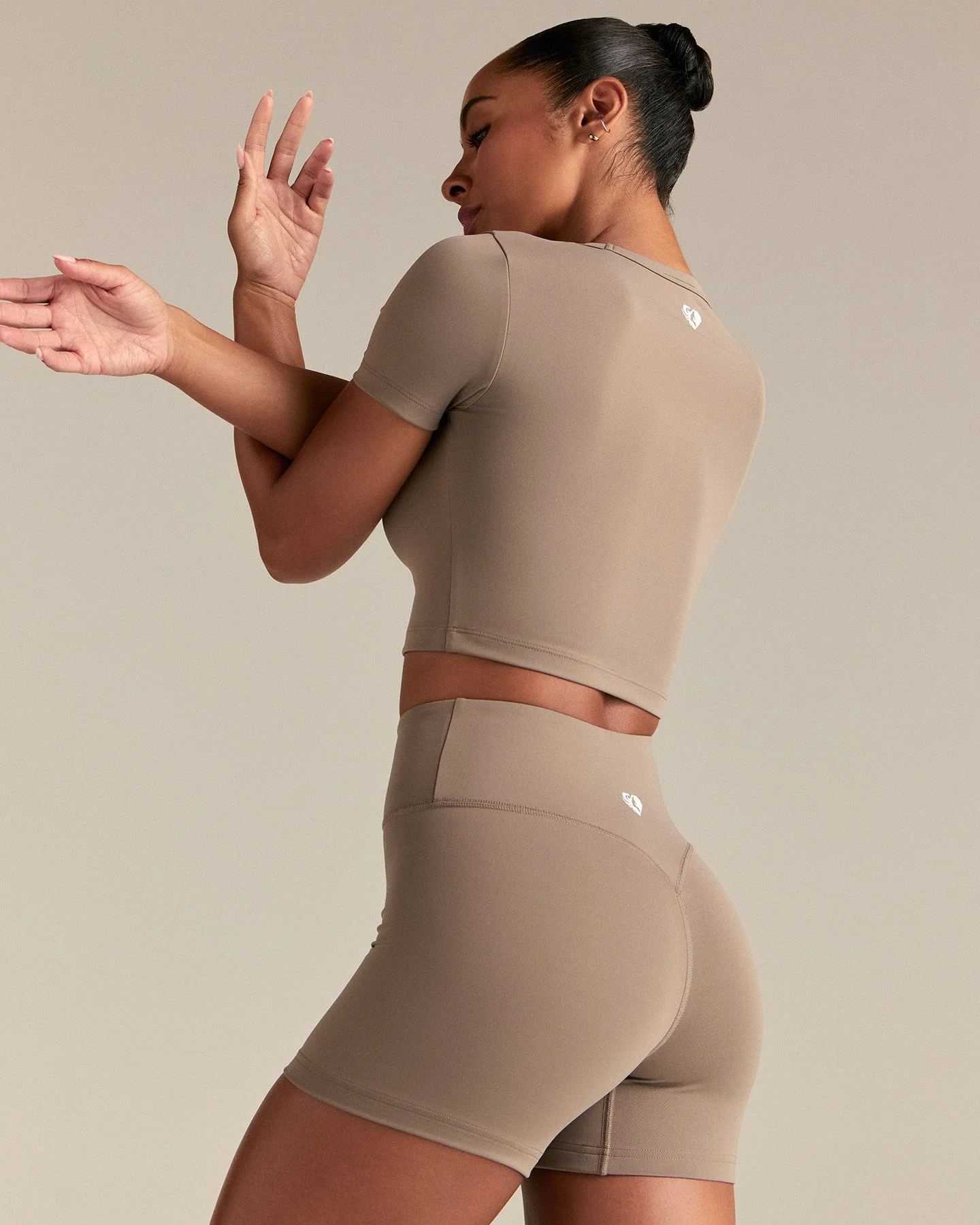 Essential Cropped Short Sleeve Tee | Taupe Grey - Image 4