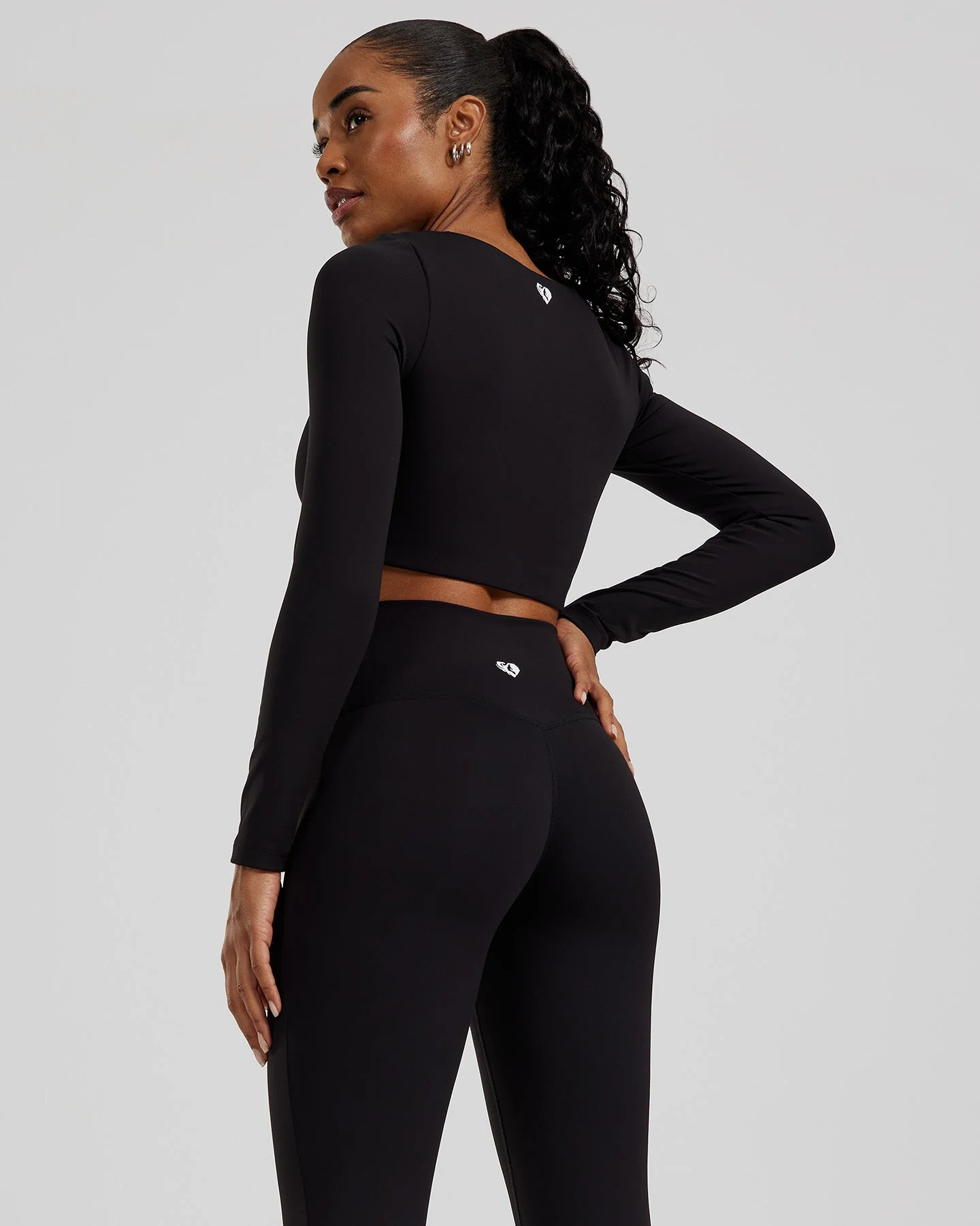 Essential Long Sleeve Built-In Bra Top | Black - Image 5
