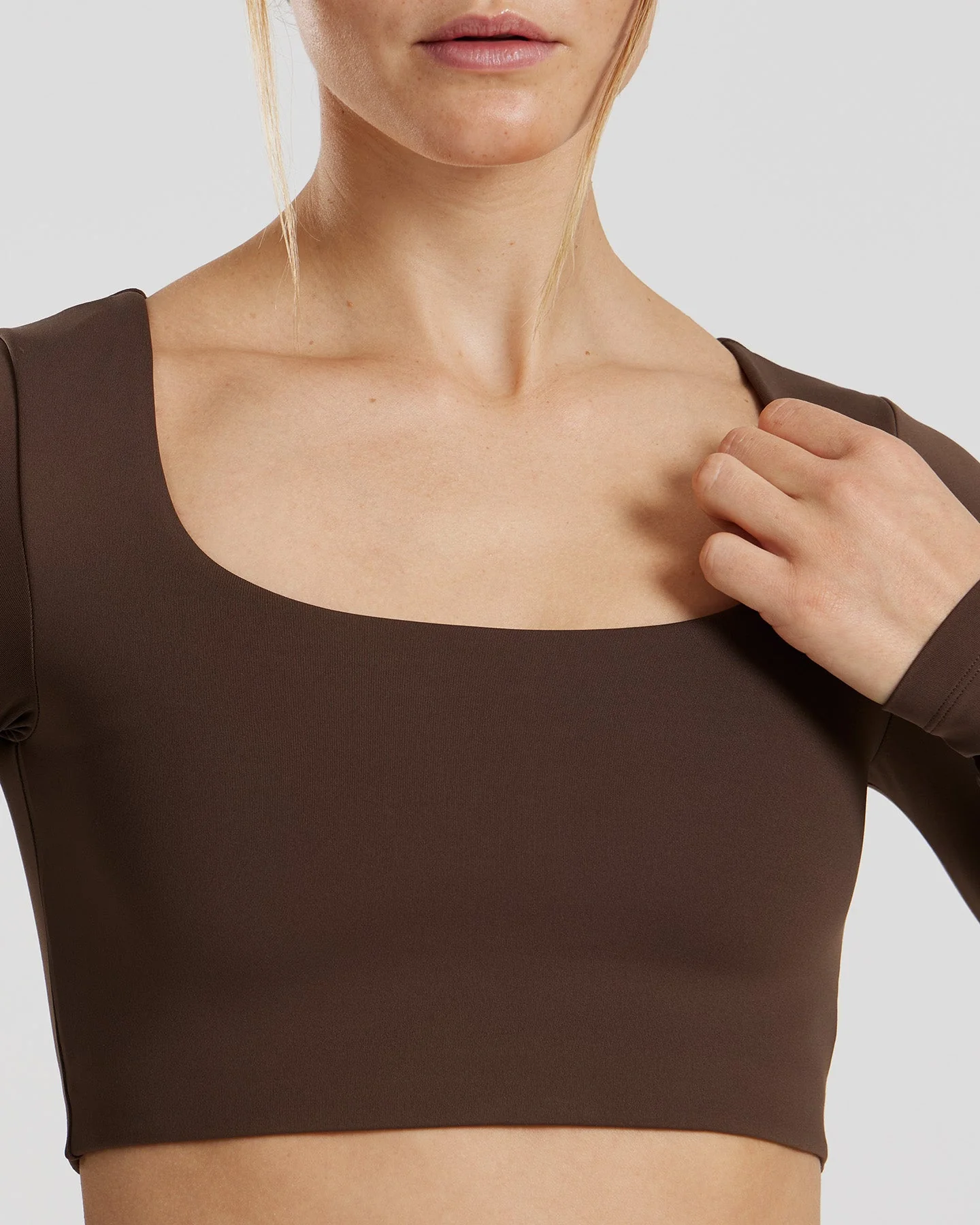 Essential Long Sleeve Built-In Bra Top | Cocoa - Image 4