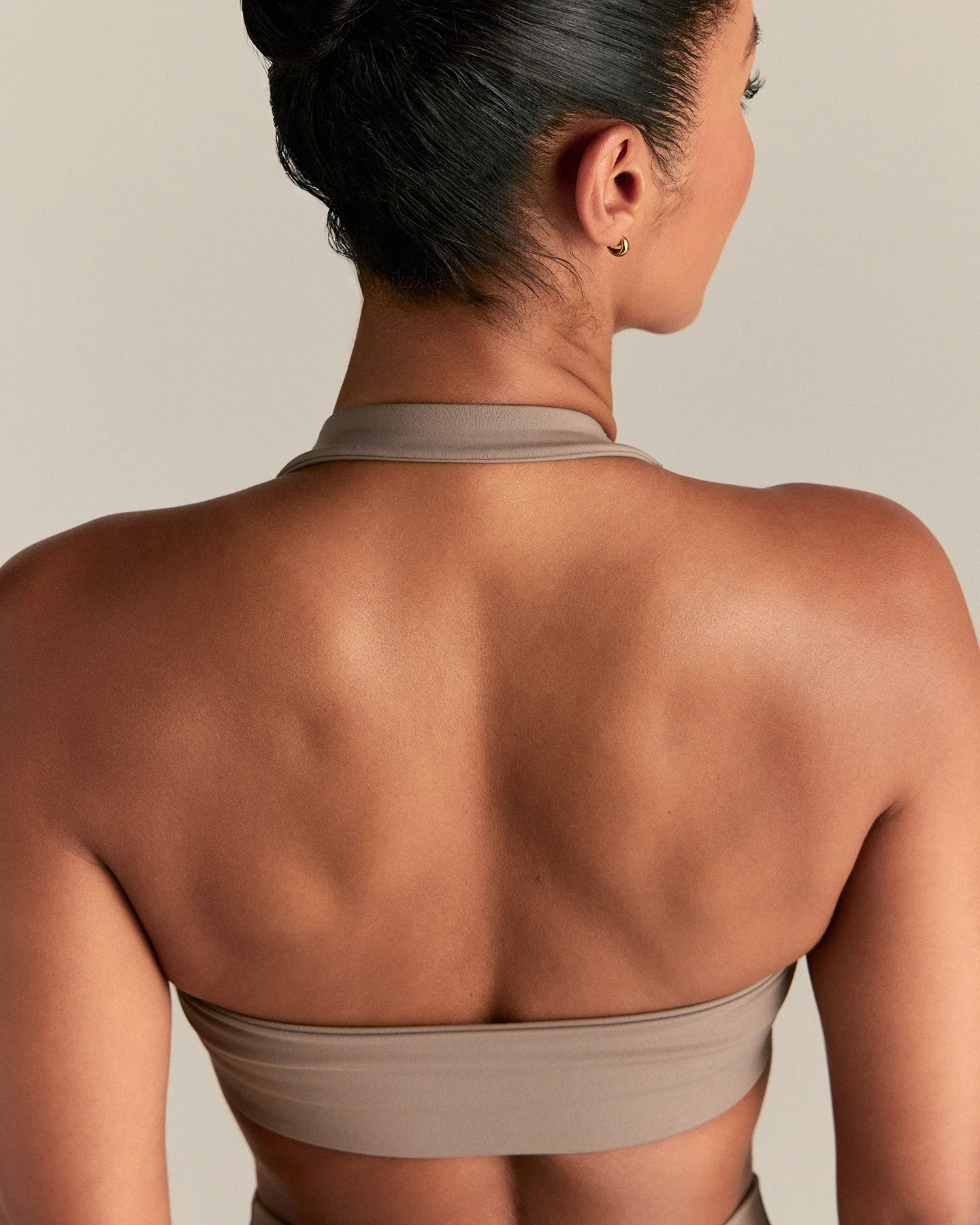 Essential Twist Front Halter Bra | Taupe Grey - Image 4