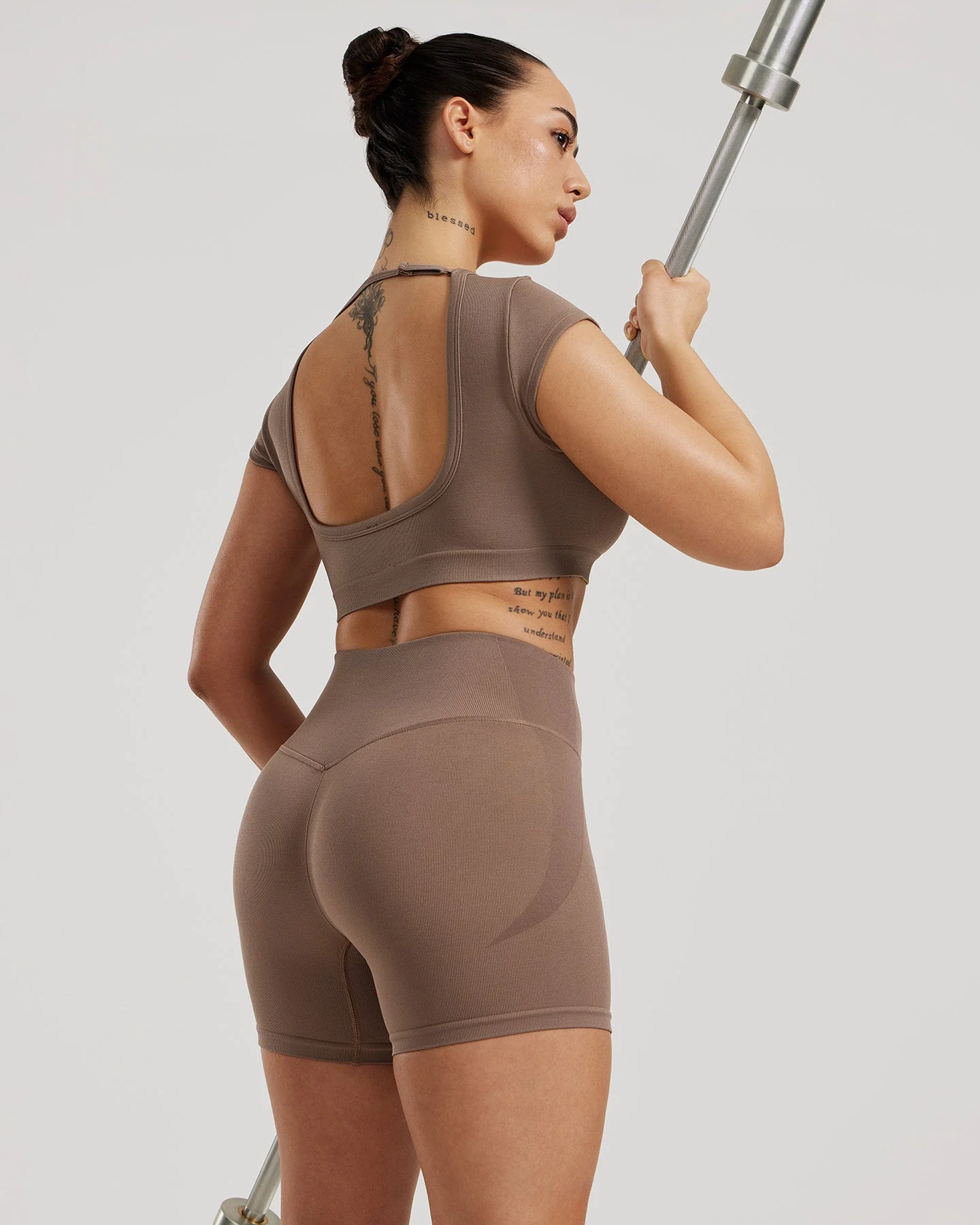 Motion Seamless Open Back Short Sleeve Crop Top | Caribou - Image 4