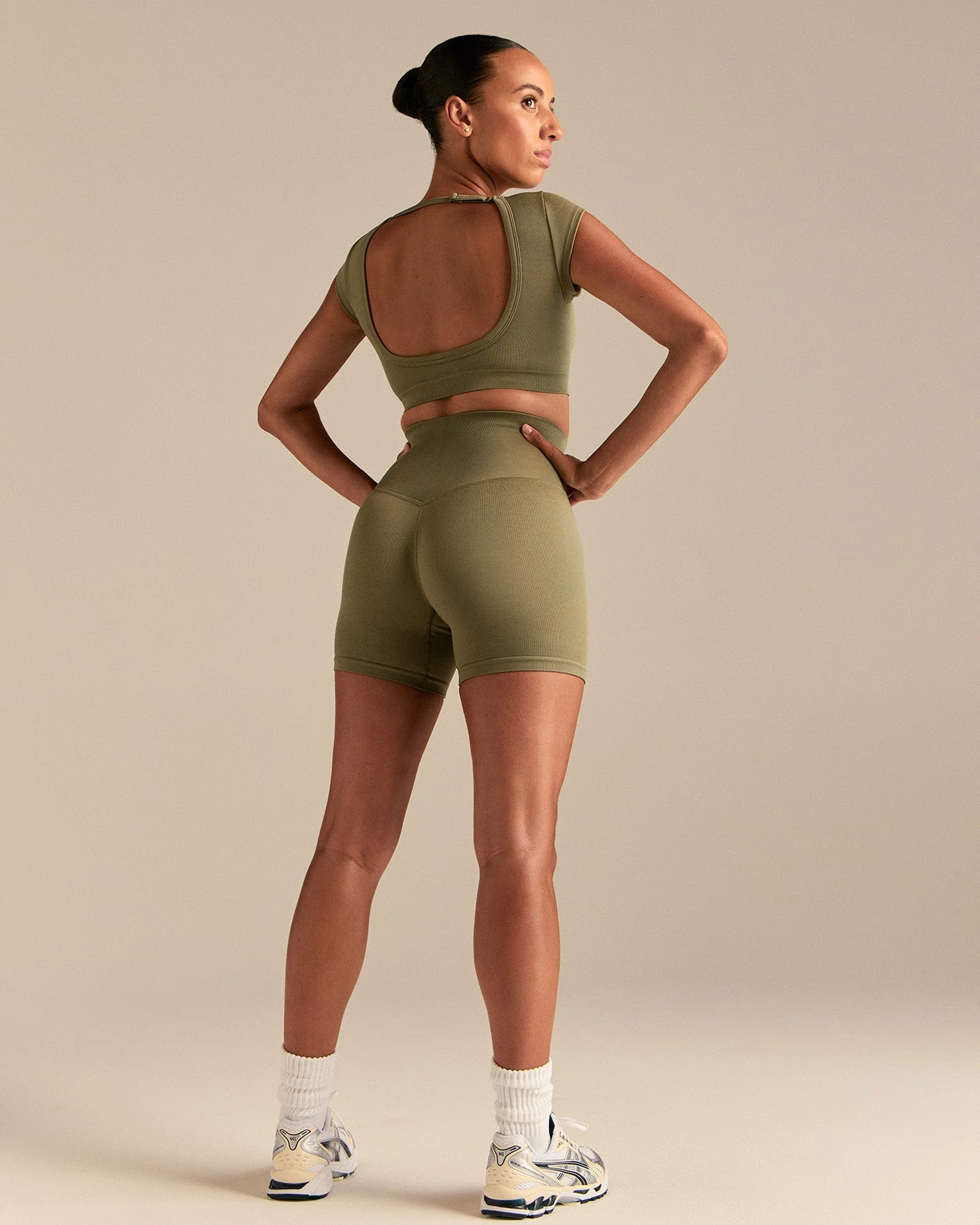 Motion Seamless Open Back Short Sleeve Crop Top | Willow - Image 2