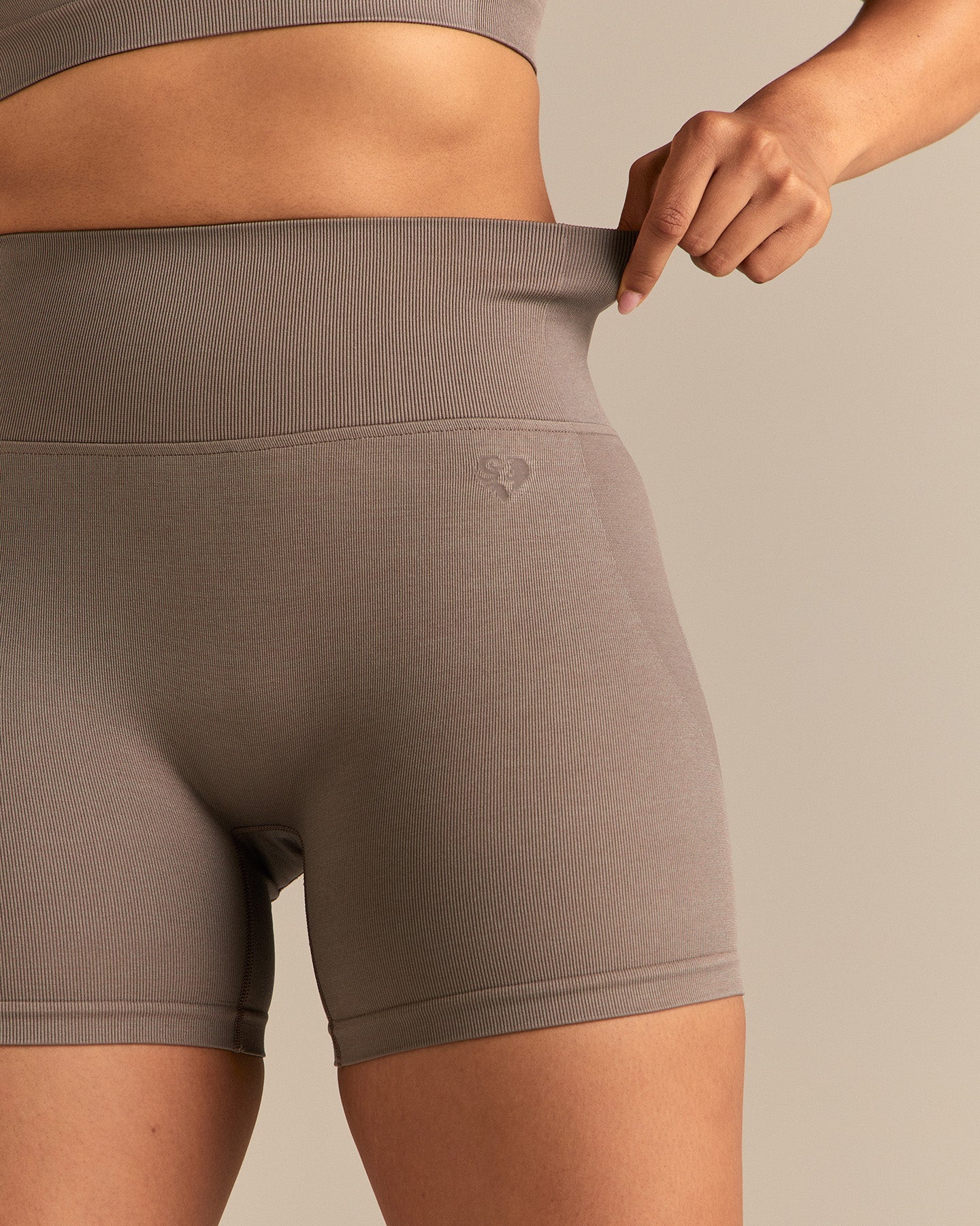 Motion Seamless Shorts | Taupe Grey - Image 8
