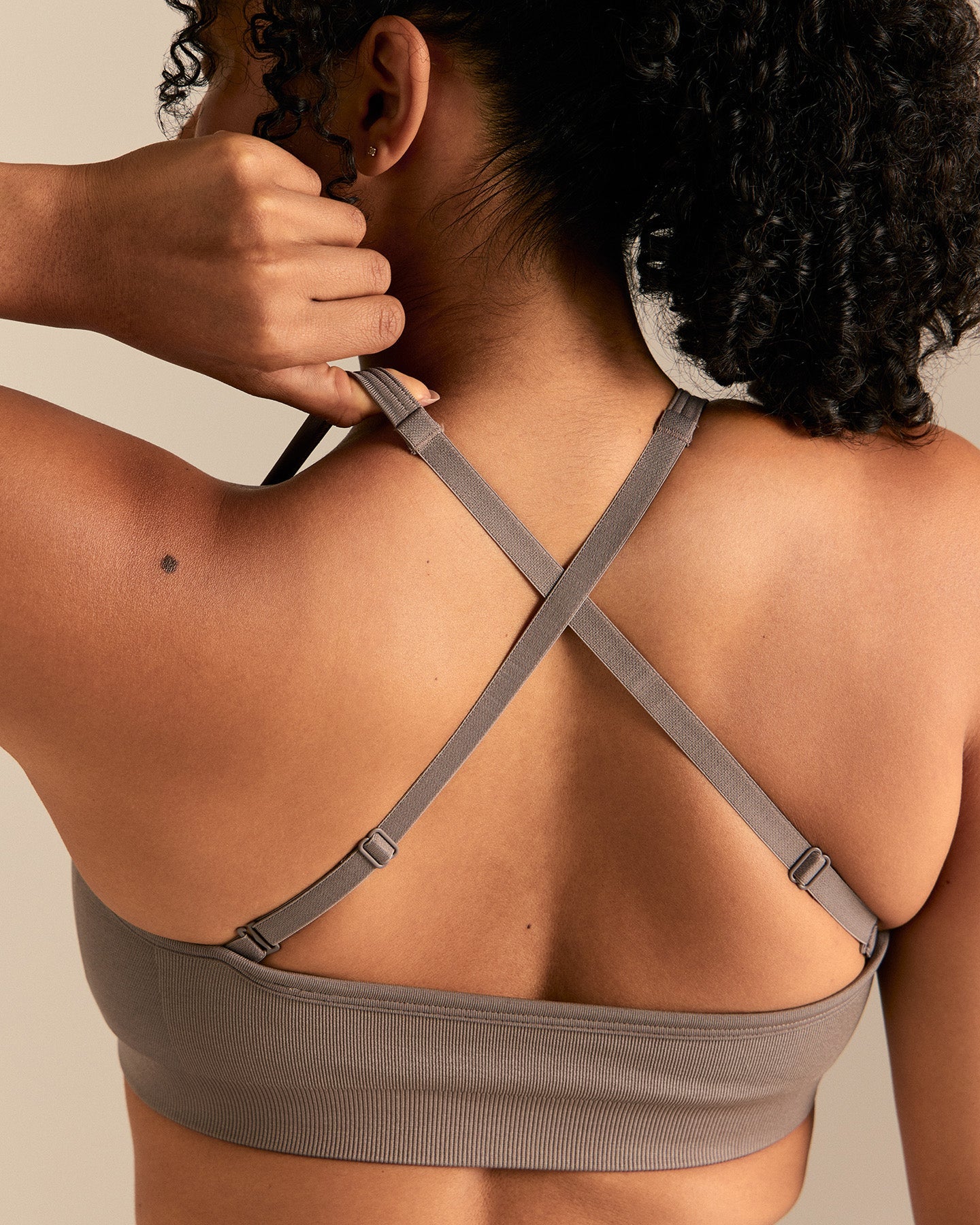 Motion Seamless Straight Neck Bra | Taupe Grey - Image 2