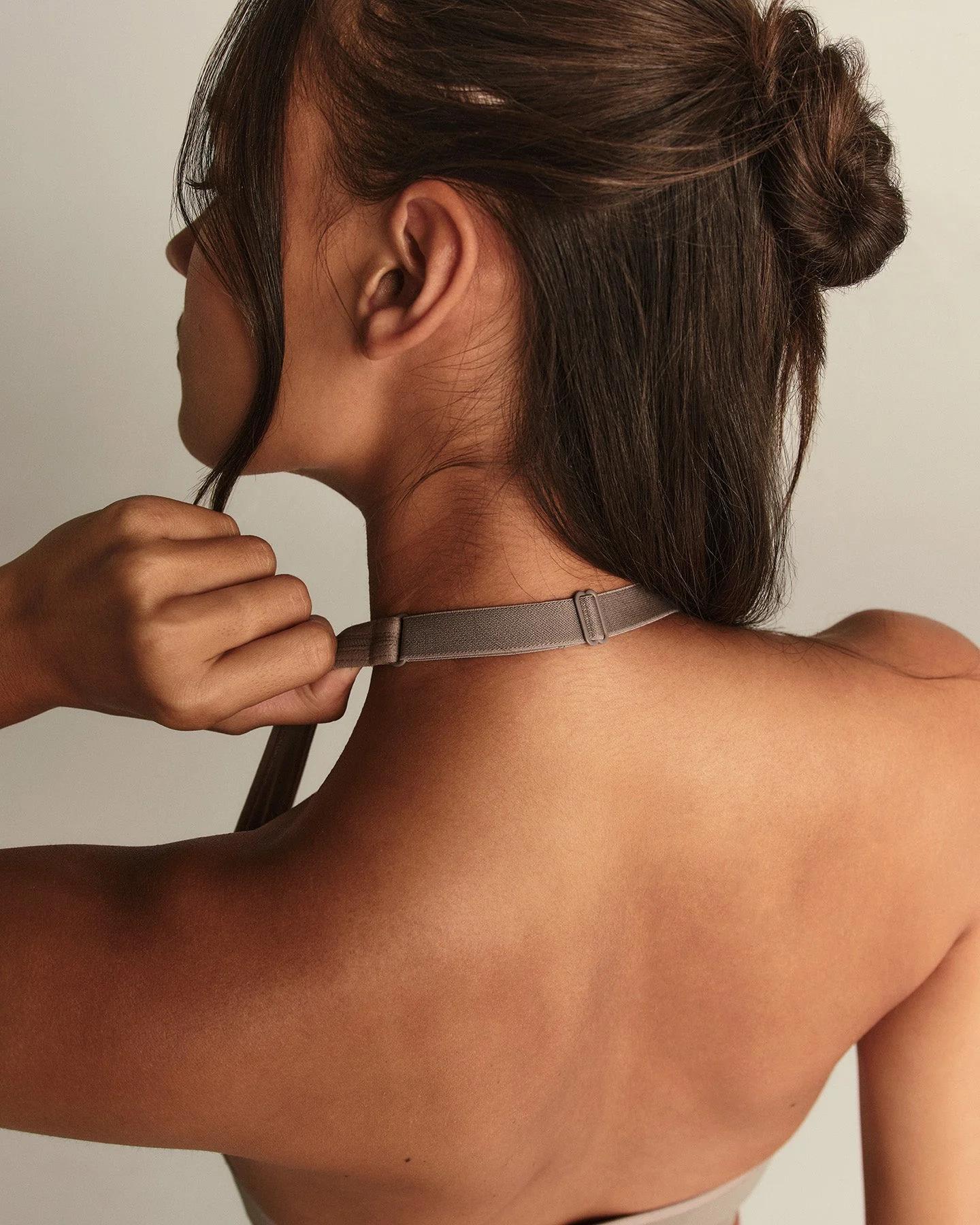 Power Halter Neck Bra | Taupe Grey - Image 3