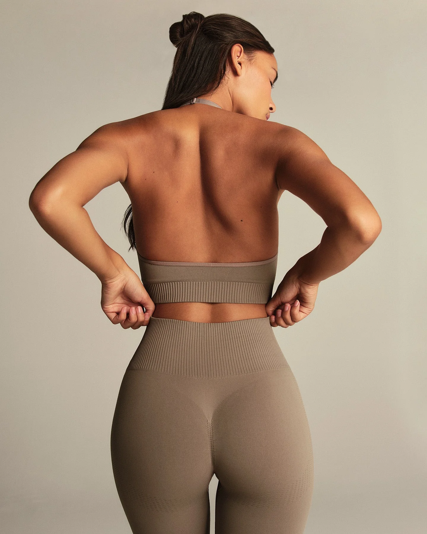 Power High Waist Scrunch Leggings | Taupe Grey - Image 4