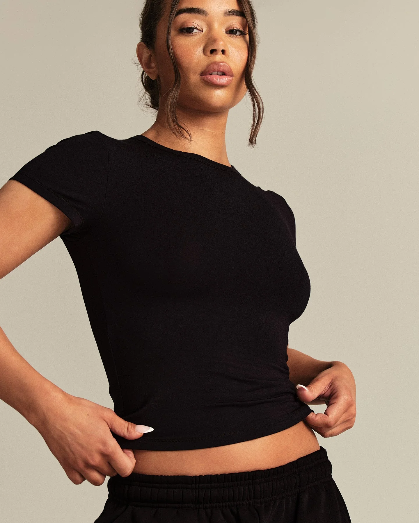 Smooth Contour Midi Short Sleeve T-Shirt | Black - Image 4