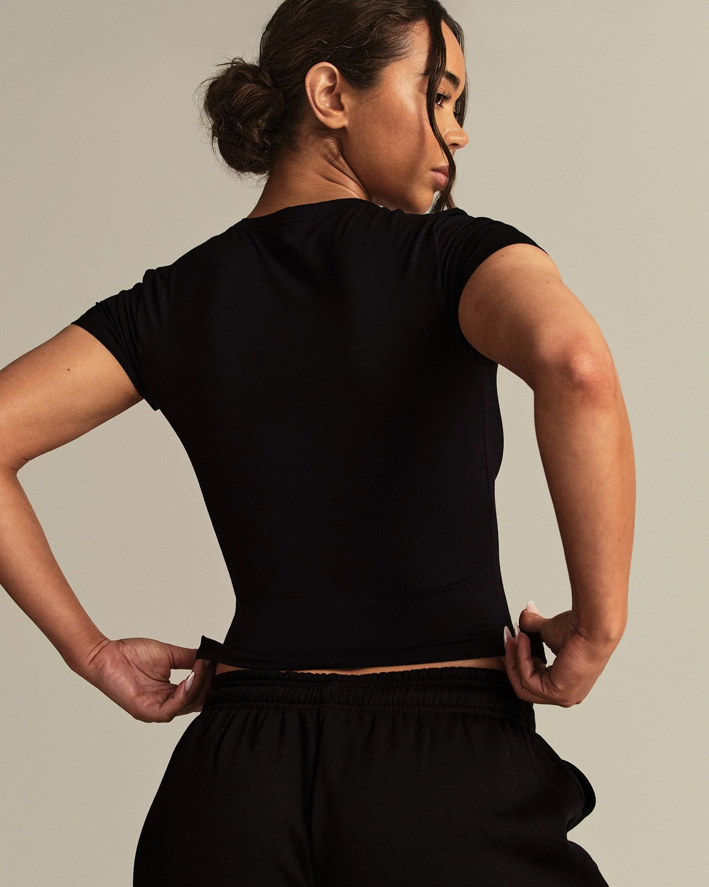 Smooth Contour Midi Short Sleeve T-Shirt | Black - Image 8
